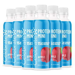 Botellas múltiples de Celebrate Proteína Mini con sabor a manzana sobre un fondo blanco